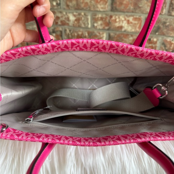 Michael Kors Pink Tote and Wallet Set - Picture 7 of 14